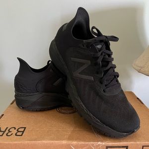 Womens NEW BALANCE FRESH FOAM 860v11 Size 7.5 [NEVER WORN]